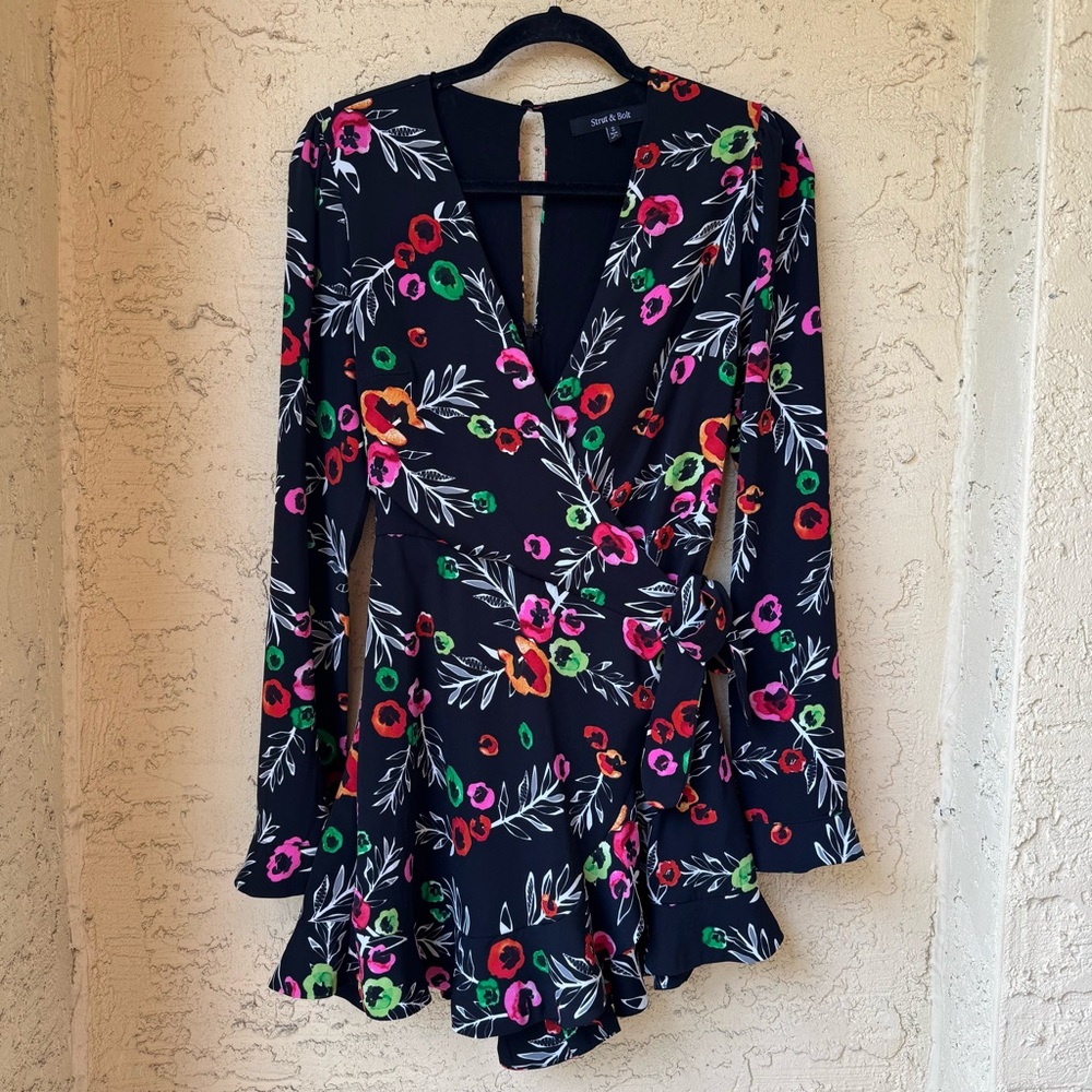 Strut & Bolt Floral Romper Wrap Dress Sz S Multicolor V-neck Long Sleeve